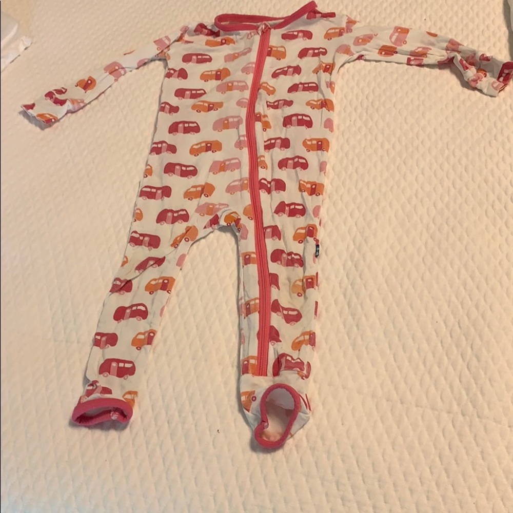 Kicker pants sleeper with buses